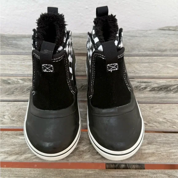 Vans Kids Black and White Checkered Waterproof Boots - Picture 4 of 15